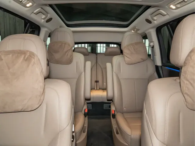 Li Auto i8 — Фото автомобиля 12