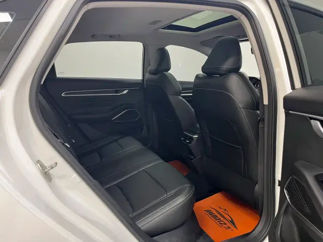 Geely Emgrand 2022 4th Generation 1.5L CVT Premium — Фото автомобиля 19