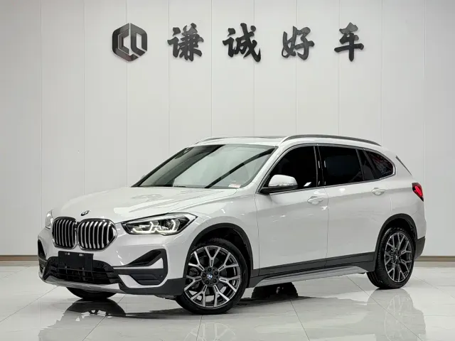 Фотография автомобиля — BMW X1