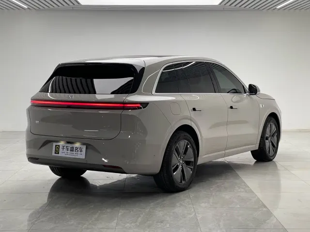 Li Auto L6 — Фото автомобиля 5