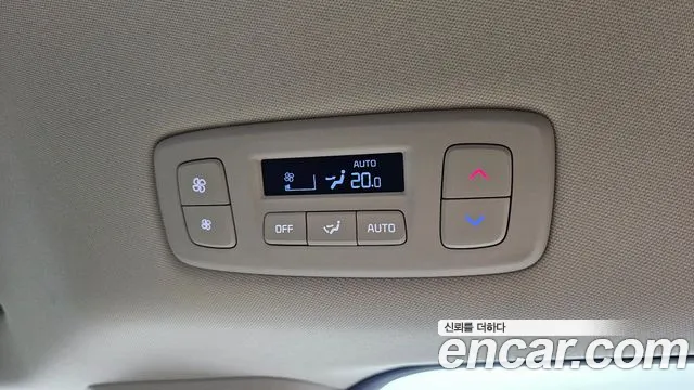 Kia Carnival Generation 4 — Фото автомобиля 30