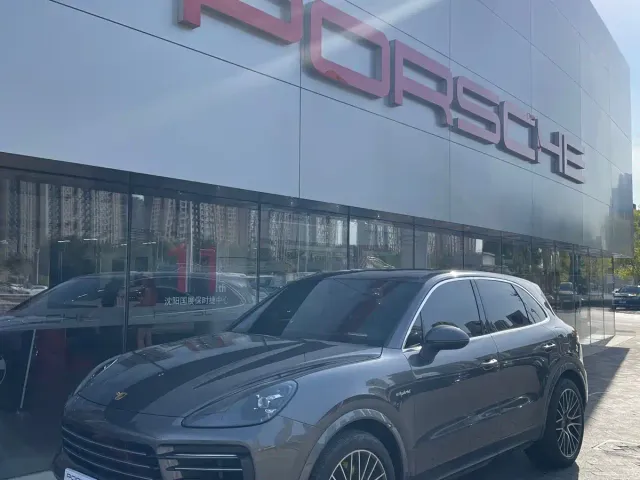 Porsche Cayenne — Фото автомобиля 2