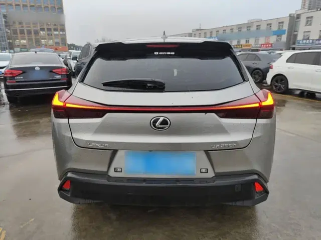 Lexus UX — Фото автомобиля 5