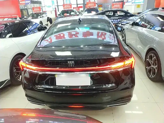 Buick LaCrosse — Фото автомобиля 5