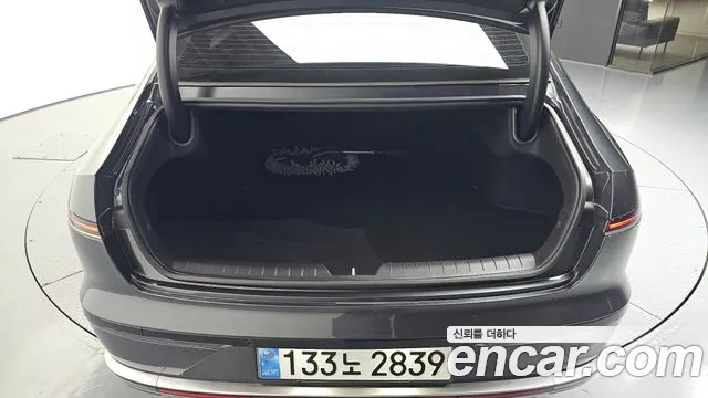 Hyundai Grandeur Grandeur (GN7) 2.5 Бензин 2WD — Фото автомобиля 27