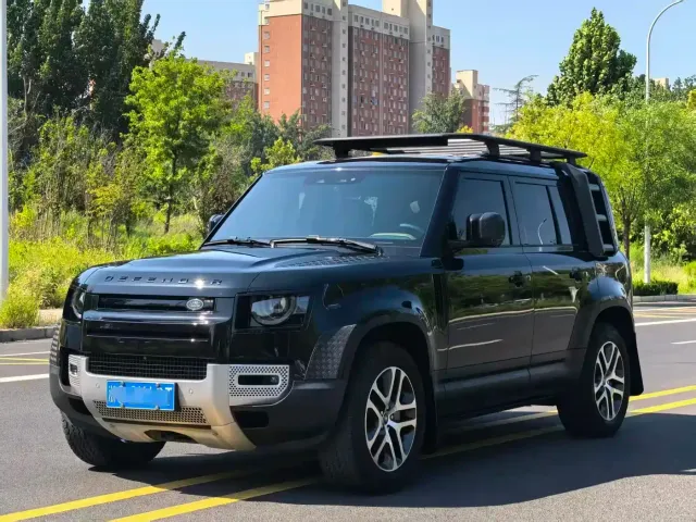 Land Rover Defender — Фото автомобиля 21
