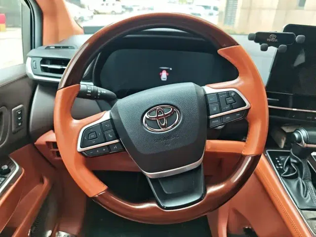 Toyota Granvia — Фото автомобиля 2