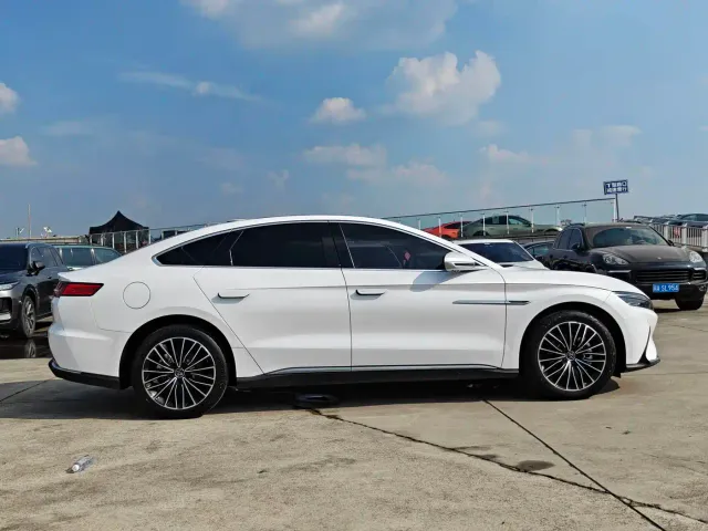 BYD Han — Фото автомобиля 7