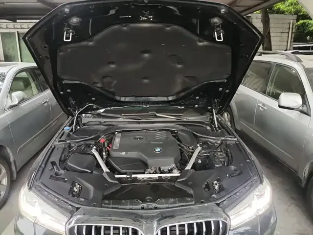 BMW 5 Series — Фото автомобиля 3