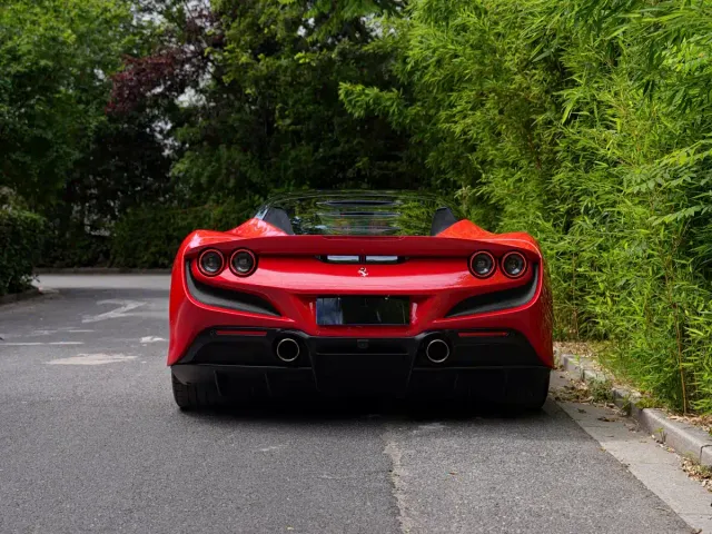 Ferrari F8 — Фото автомобиля 8