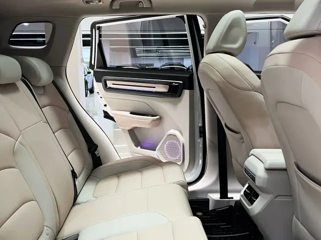 Geely ICON — Фото автомобиля 8