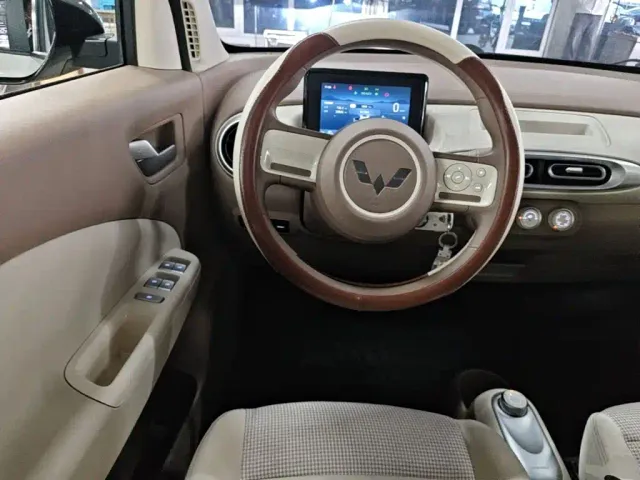Wuling Hongguang Mini EV — Фото автомобиля 10