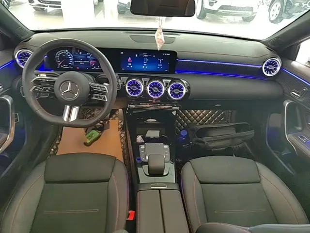 Mercedes-Benz A-Class — Фото автомобиля 9
