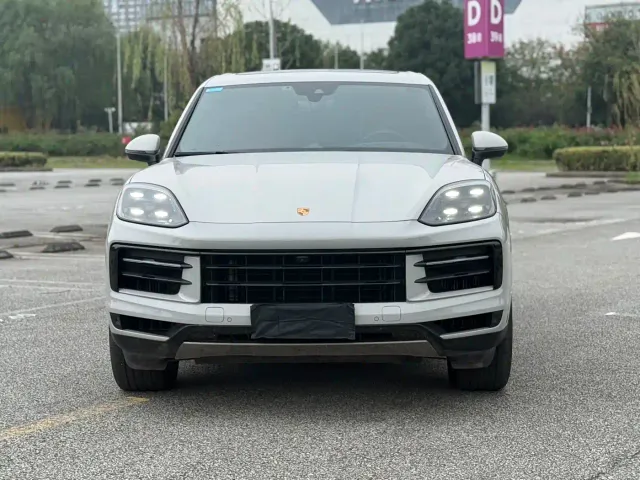 Porsche Cayenne — Фото автомобиля 3