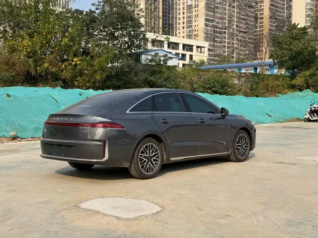 Roewe M7 DMH — Фото автомобиля 4