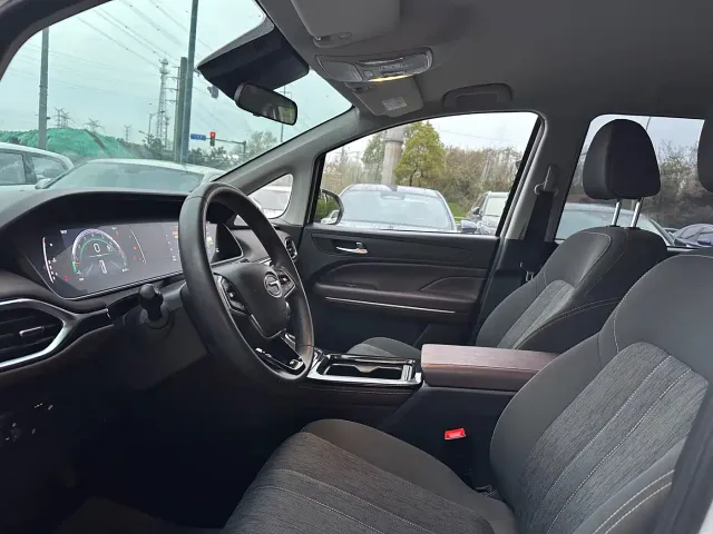 GAC Trumpchi M6 — Фото автомобиля 9