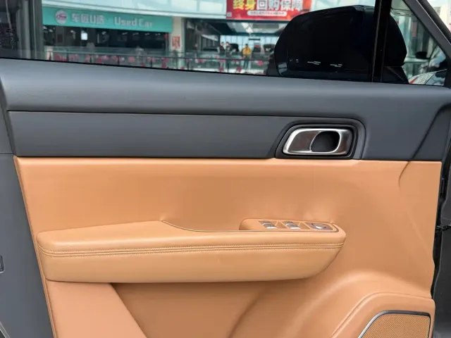 Li Auto ONE — Фото автомобиля 15