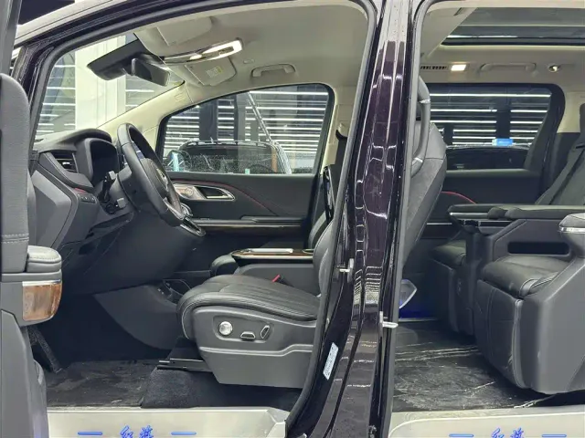 Hongqi HQ9 PHEV — Фото автомобиля 6
