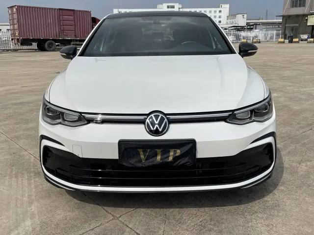 Volkswagen Golf — Фото автомобиля 21