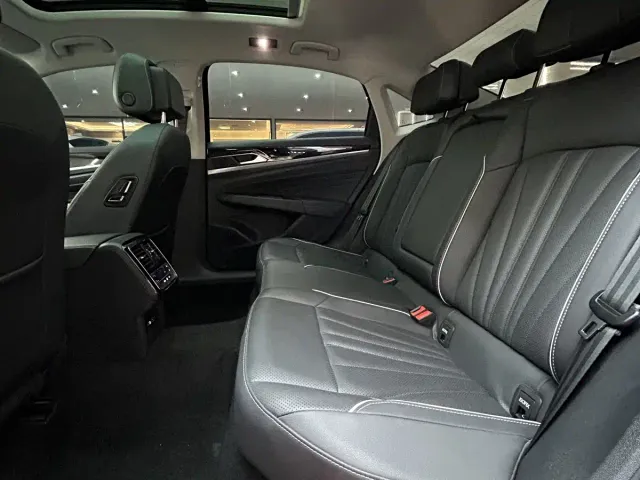 Volkswagen Passat — Фото автомобиля 15