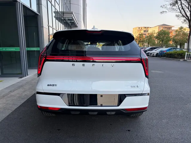 Geely Boyue L — Фото автомобиля 5