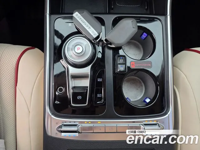 Kia Carnival Generation 4 — Фото автомобиля 10
