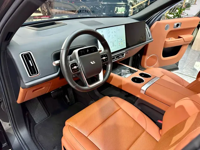 Li Auto L9 — Фото автомобиля 12