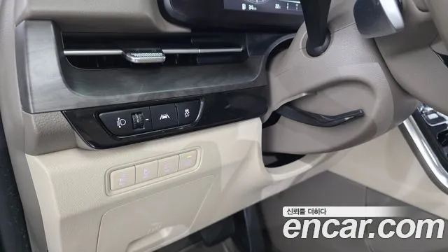 Kia Carnival Generation 4 — Фото автомобиля 29