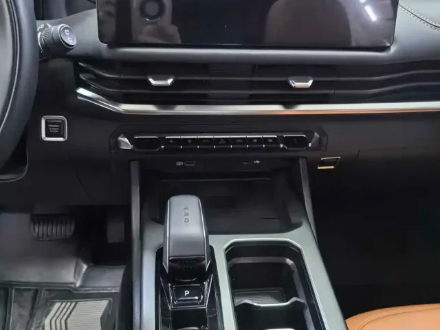 Geely Haoyue L — Фото автомобиля 9