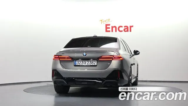 BMW 5 Series G60 — Фото автомобиля 4