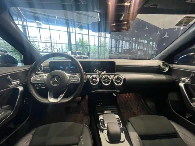 Mercedes-Benz C-Class — Фото автомобиля 3