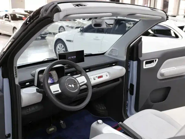 Wuling Hongguang Mini EV — Фото автомобиля 11