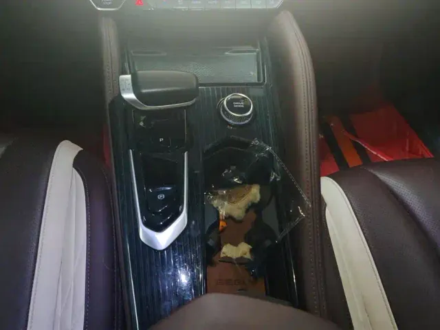Geely Xingyue L 2021 2.0TD DCT EVO FWD Intelligent Premium Edition — Фото автомобиля 16