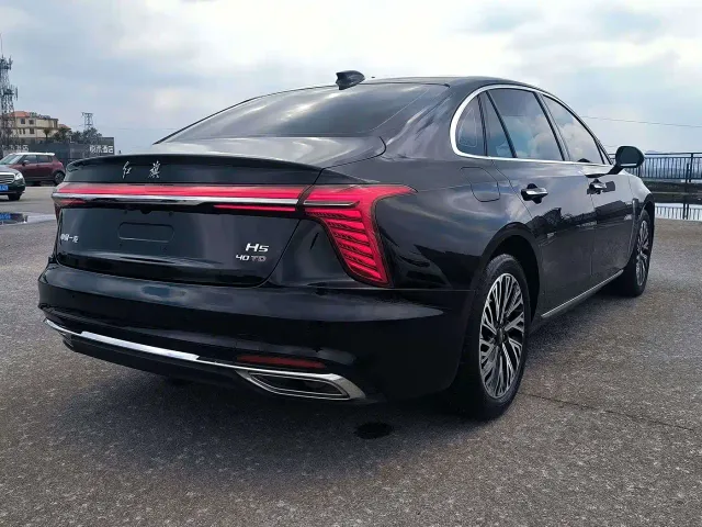 Hongqi H5 — Фото автомобиля 5