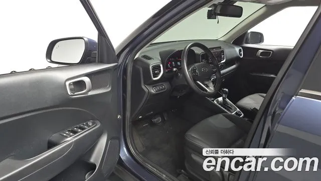 Hyundai Venue — Фото автомобиля 9