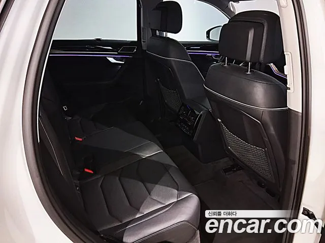 Volkswagen Touareg — Фото автомобиля 3