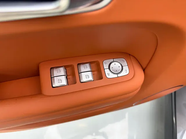 Li Auto L7 — Фото автомобиля 7