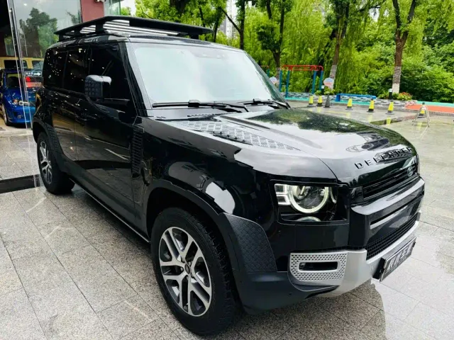 Land Rover Defender — Фото автомобиля 4