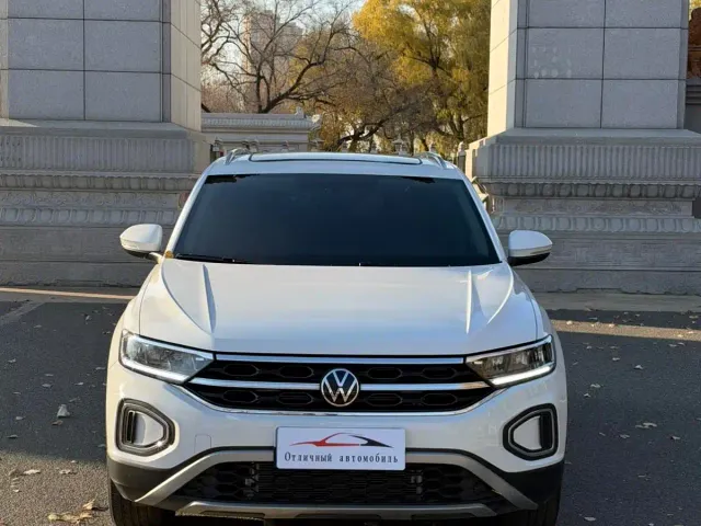 Volkswagen T-Roc — Фото автомобиля 2