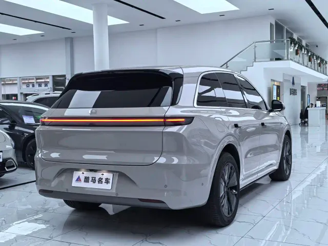 Li Auto L6 — Фото автомобиля 15