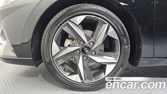 Hyundai AVANTE Avante (CN7) — Фото автомобиля 4