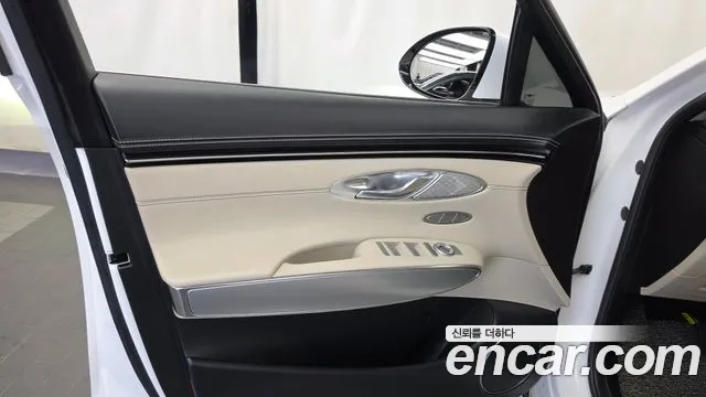 Genesis GV70 — Фото автомобиля 13