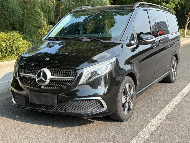 Фотография автомобиля — Mercedes-Benz V-Class