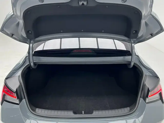 Hyundai Elantra — Фото автомобиля 20