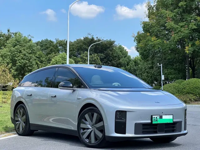 Li Auto i6 — Фото автомобиля 3