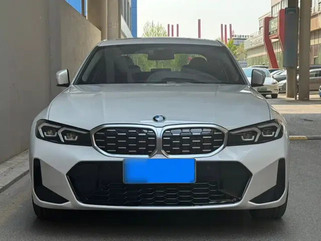BMW 3 Series — Фото автомобиля 12