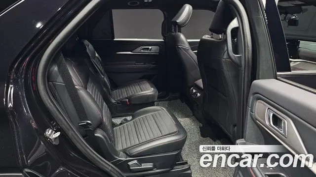 Ford Explorer — Фото автомобиля 19