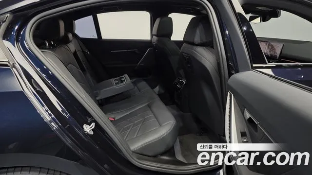BMW 5 Series G60 — Фото автомобиля 18