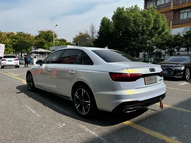 Audi A4L — Фото автомобиля 7