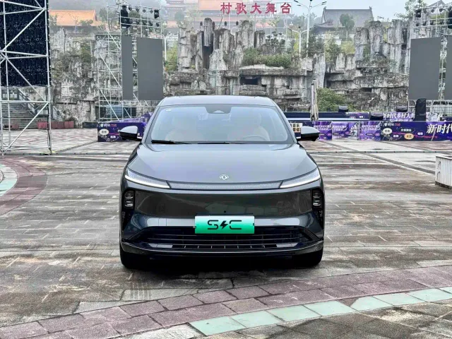 Dongfeng Aeolus L8 — Фото автомобиля 5